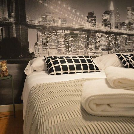 Apartamento Fleta Apartment Zaragoza Bagian luar foto
