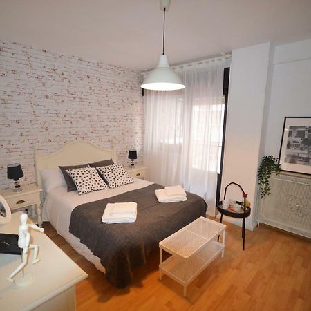 Apartamento Fleta Apartment Zaragoza Bagian luar foto