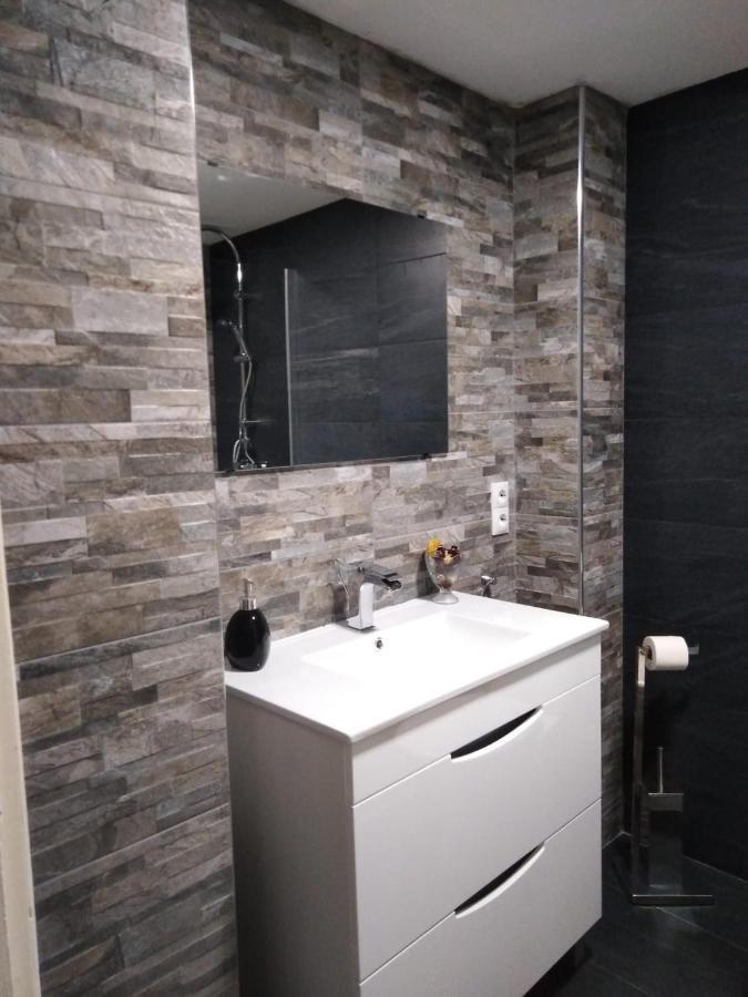 Apartamento Fleta Apartment Zaragoza Bagian luar foto