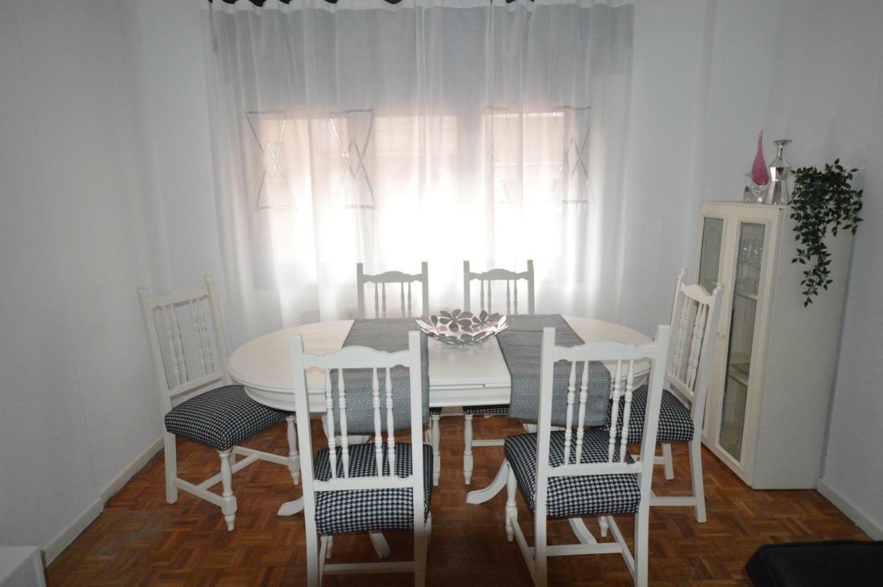 Apartamento Fleta Apartment Zaragoza Bagian luar foto