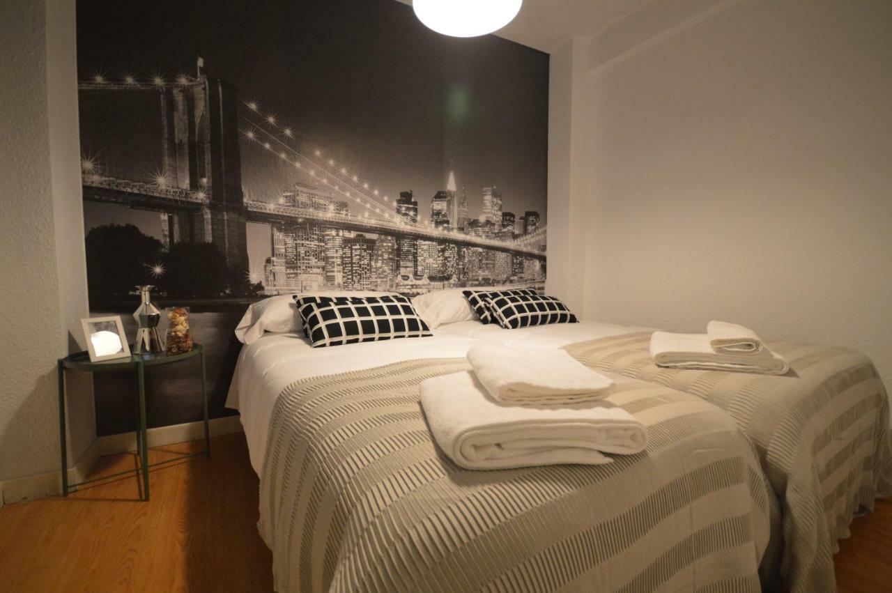 Apartamento Fleta Apartment Zaragoza Bagian luar foto