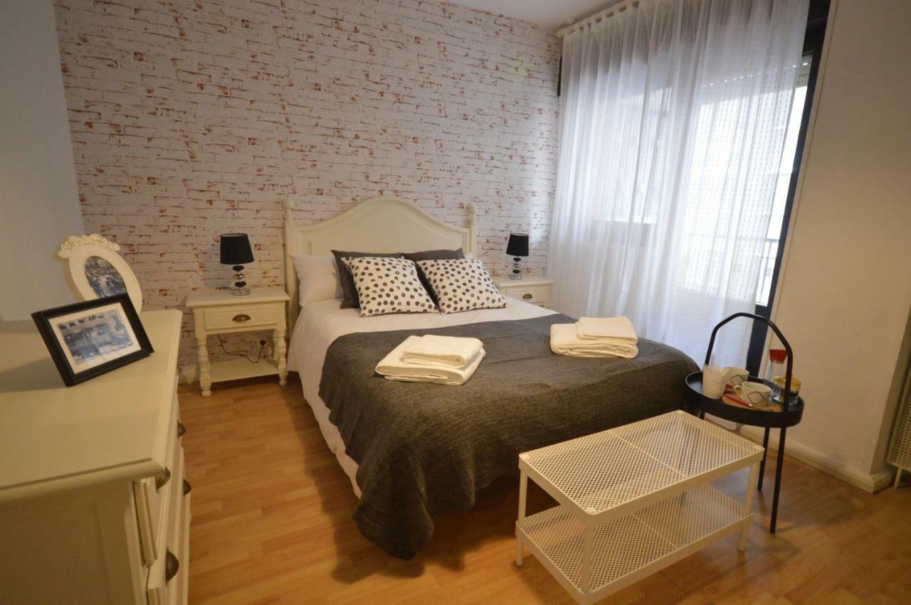 Apartamento Fleta Apartment Zaragoza Bagian luar foto