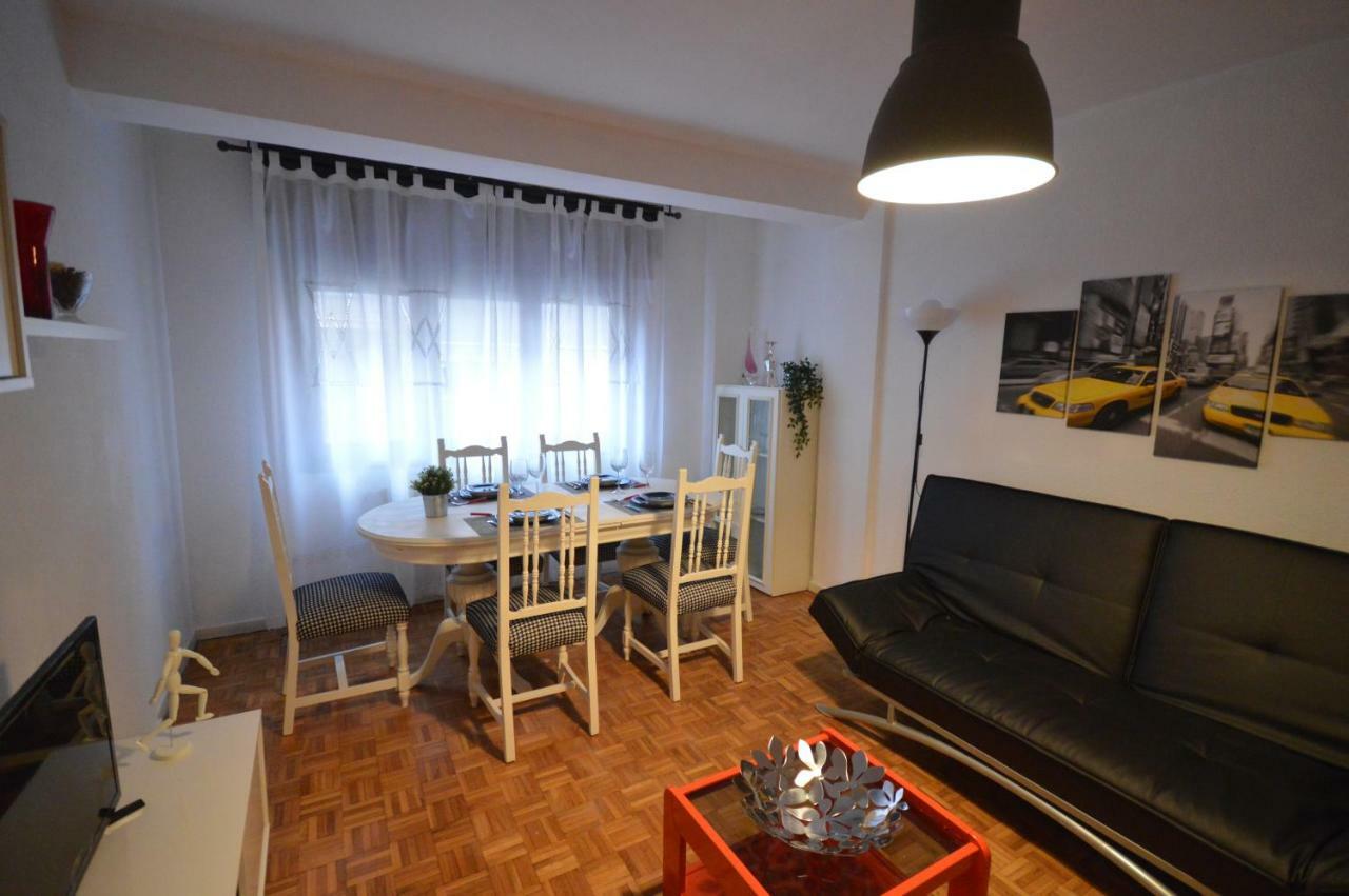 Apartamento Fleta Apartment Zaragoza Bagian luar foto